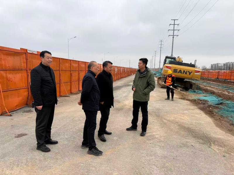 市住建局党组书记、局长杨庆峰调研住建领域项目复工复产情况